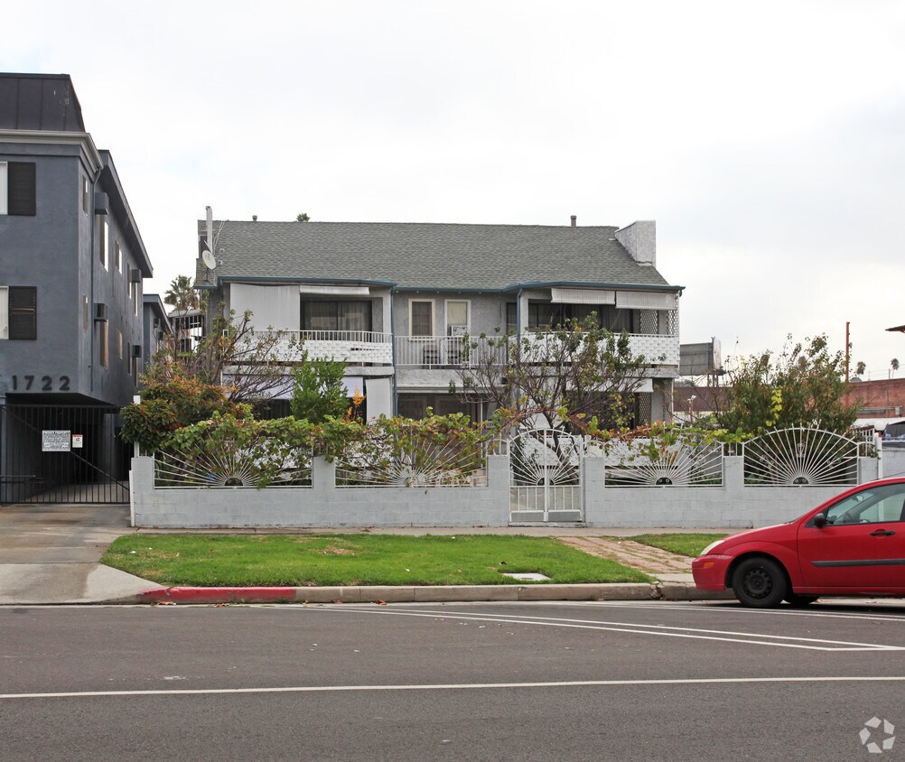 Building Photo - 1716 3/4 Winona Blvd