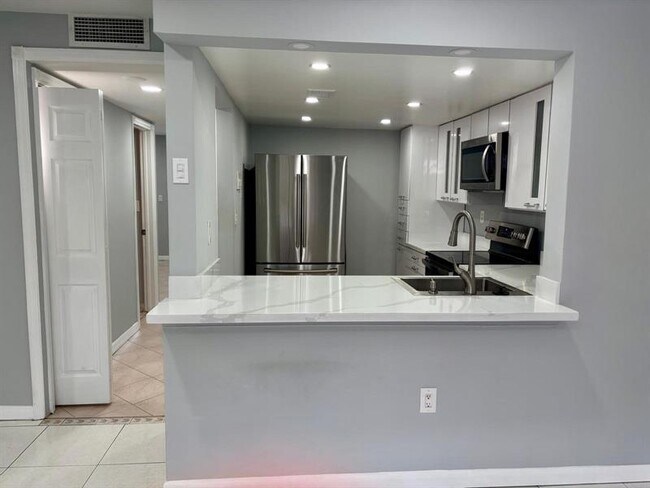Foto del edificio - 9050 NW 28th St