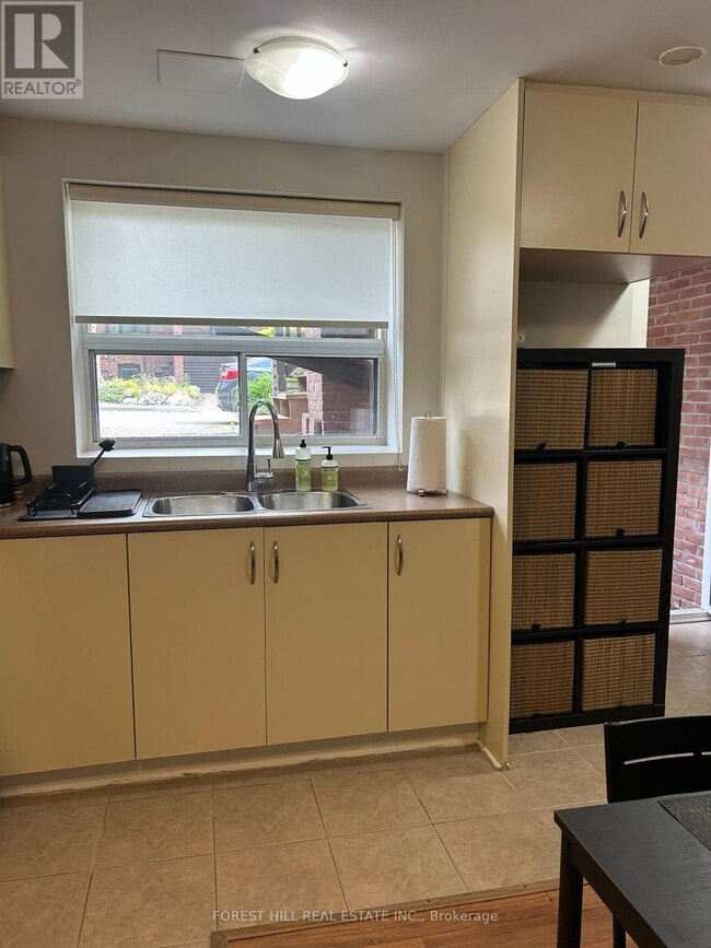 Photo du bâtiment - 127 Summerhill Ave