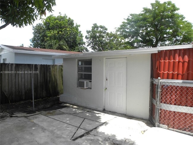Foto del edificio - 214 NW 49th Ave