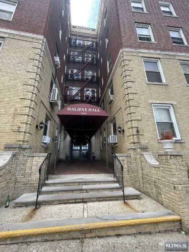 Primary Photo - 6701 Boulevard E