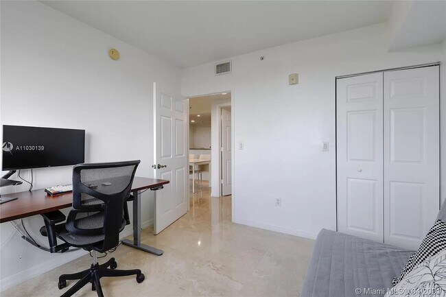 Foto del edificio - 3530 SW 22nd St
