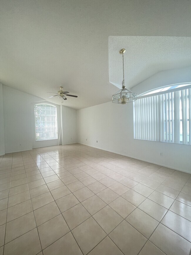 Building Photo - 128 Strait Dr