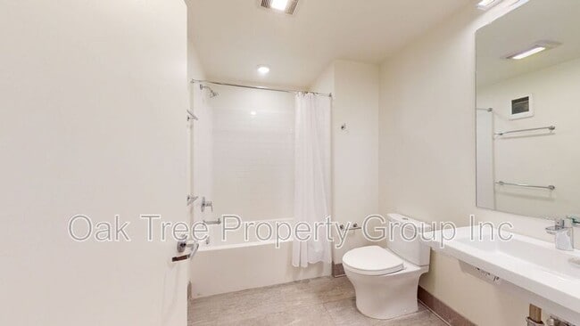 Building Photo - 532 Union St