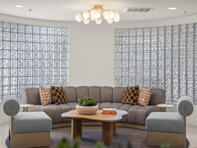 Building Photo - Maplewood