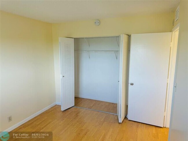 Foto del edificio - 2226 N Cypress Bend Dr