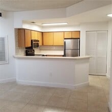 Building Photo - 2550 SW 18th Terrace