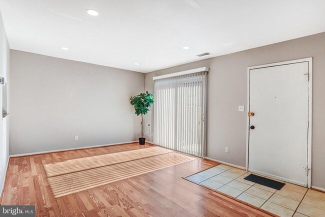 Building Photo - 9930 Brookridge Ct