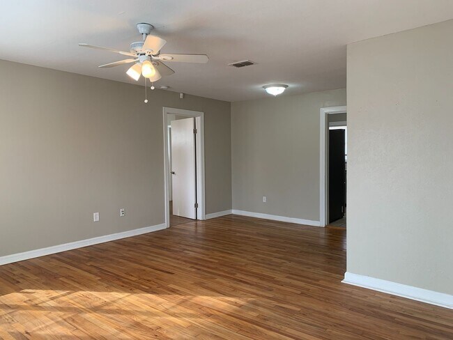 Building Photo - Great home in Tech Terace!
