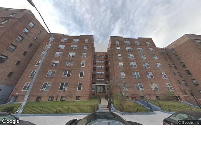 Primary Photo - 64-74-74 Saunders St
