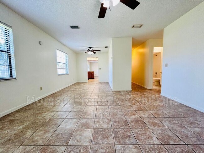 Building Photo - 4931 Southfork Ranch Dr