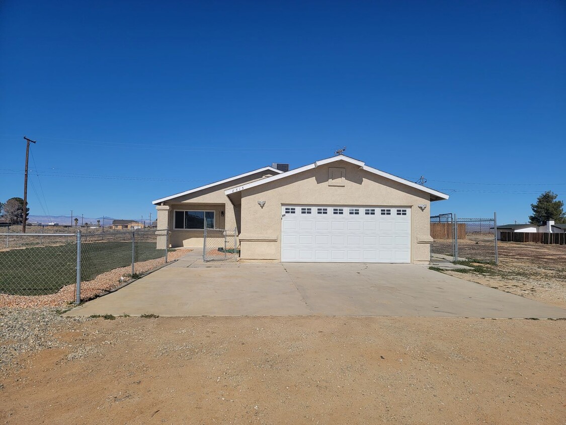 Primary Photo - For Rent – 3 Bed / 2 Bath Single Family Ho...