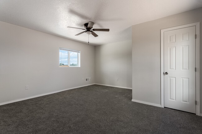 Building Photo - 5002 La Cienega St NW