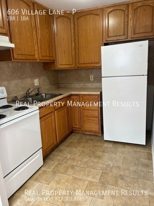 Foto del edificio - 606 Village Ln