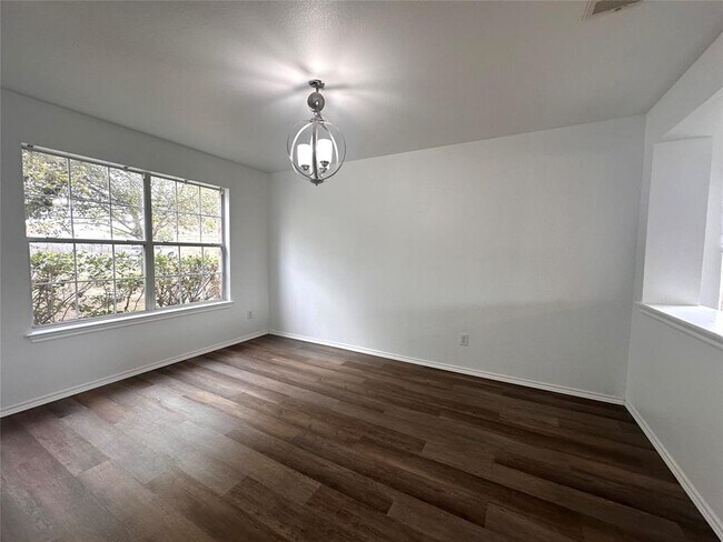 Foto del edificio - 722 Lavaca Loop