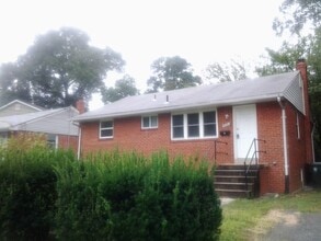 Building Photo - 8516 Potomac Ave