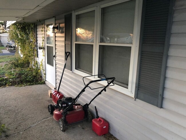 Building Photo - 1130 Wendall Ave