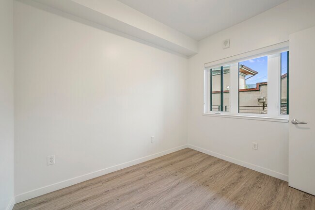 Building Photo - URSA Berkeley