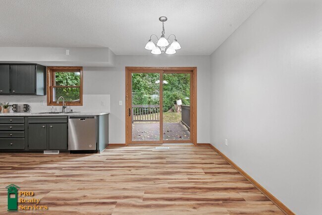 Building Photo - 4 Bedroom Home **No Rent Charged for Janua...