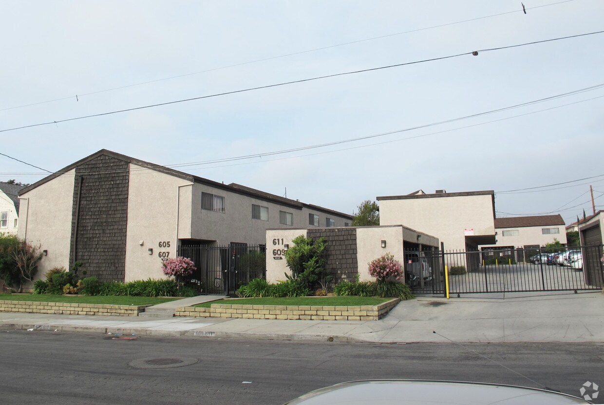 Building Photo - 605 N Nicholson Ave