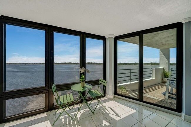 Foto del edificio - 4600 Kingfish Ln