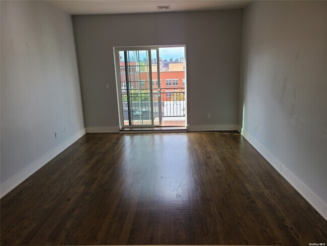 Building Photo - 25-34-34 Steinway St