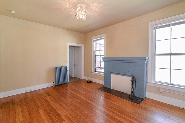 Apartamento en Kerrytown con suelos de madera noble y mucha luz natural. - 521 Elizabeth Street