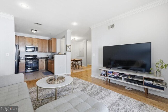 Foto del edificio - 4852 Eisenhower Ave