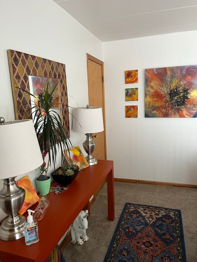 Foto del edificio - 9524 Mansfield Ave