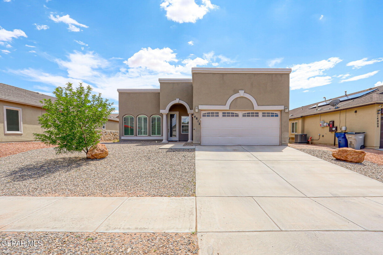 Primary Photo - 14812 Hunters Grove Ave