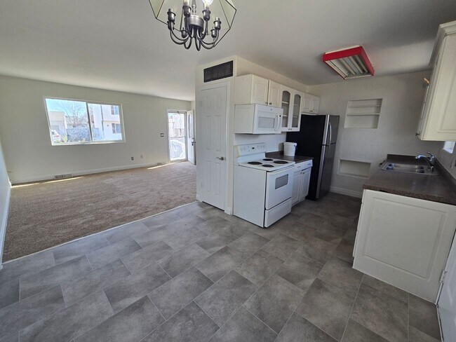 Foto del edificio - Split Level home in Westminster