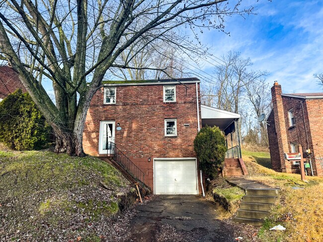 Building Photo - 308 Gumbert St