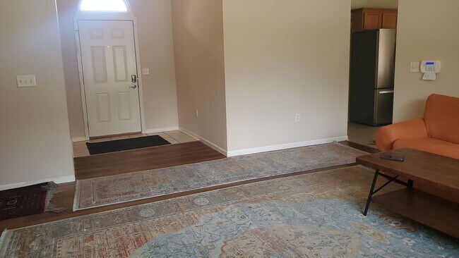 Foto del edificio - 3 bd, 2 ba house, NE Columbia, near I-70/H...