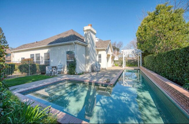 Foto del edificio - 6624 N Wembley Dr