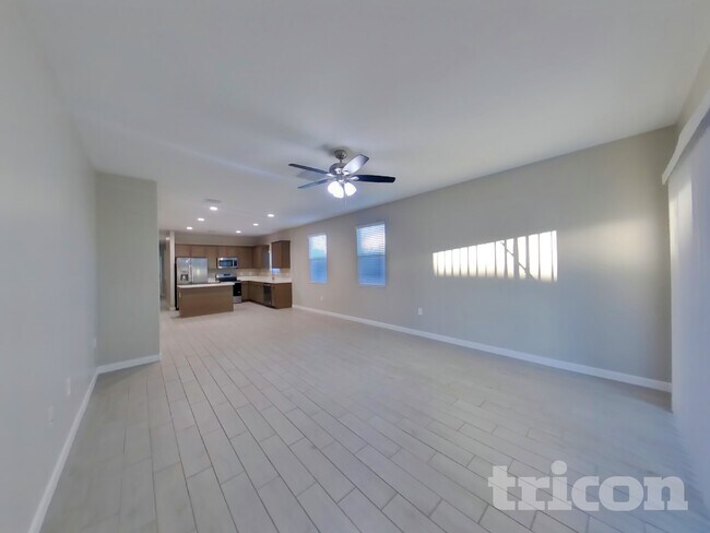 Foto del edificio - 36615 N Iberian Dr.