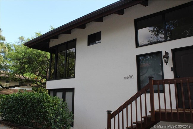 Building Photo - 6690 SW 54th Ln