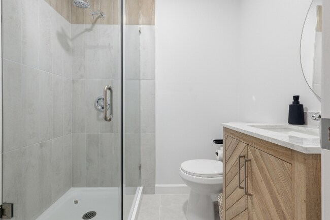 Building Photo - 118 W Sligh Ave