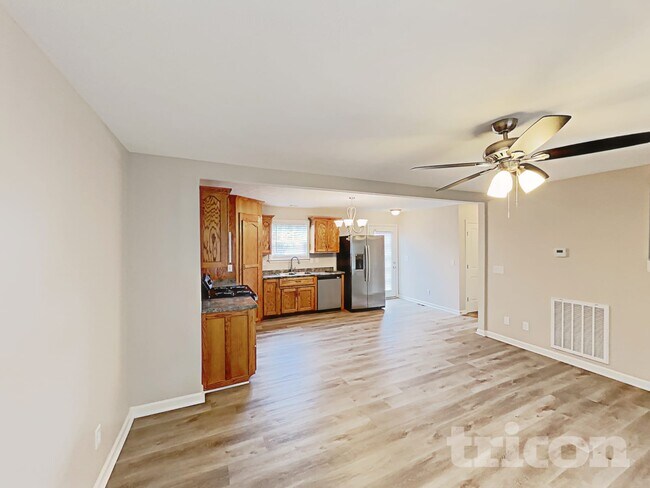 Foto del edificio - 1856 Emily Ln