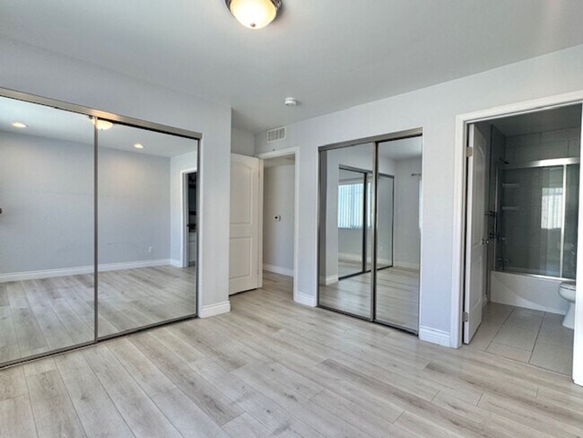 Foto del edificio - Stylish Burbank Condo with Modern Touches ...
