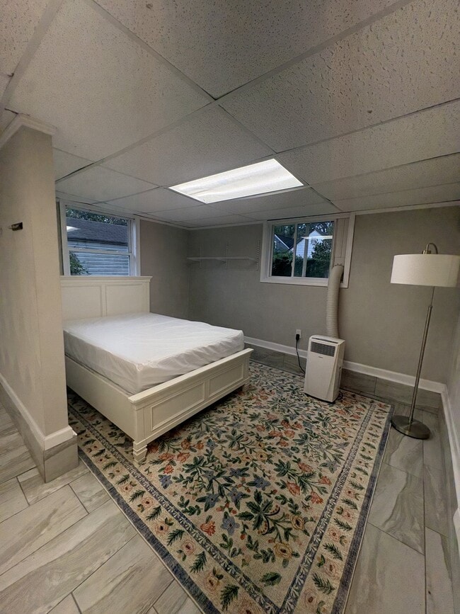 Building Photo - 9607 Sherwood Pl