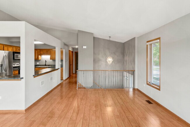 Building Photo - 8923 Clearview Dr