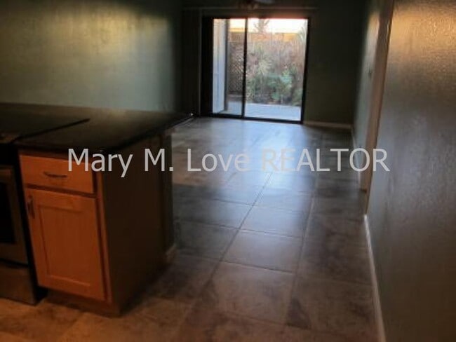 Building Photo - Lunapule Apartments unfurnished 2 bedroom,...