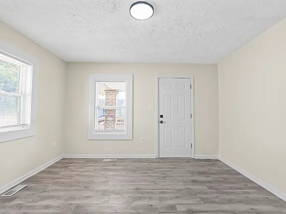 Foto del edificio - 572 Trowbridge St