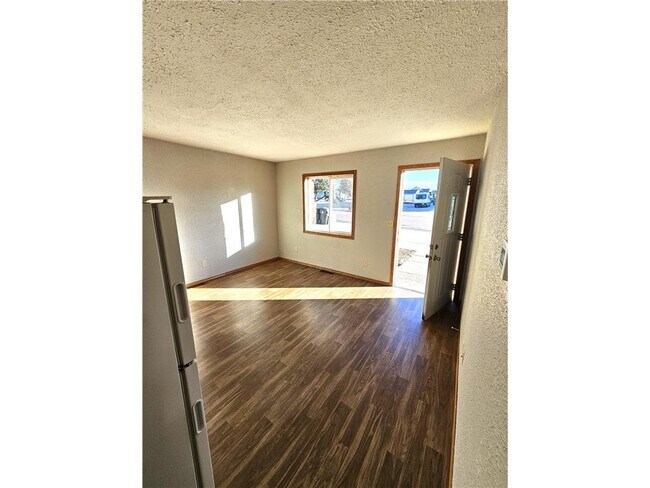 Foto del edificio - 905 E 5th St