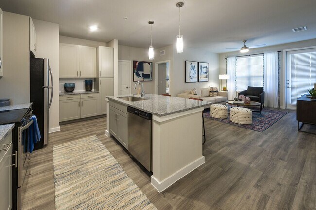 Foto del edificio - 2 Bed w/ $1,000 Gift Card + 6 Weeks Free —...