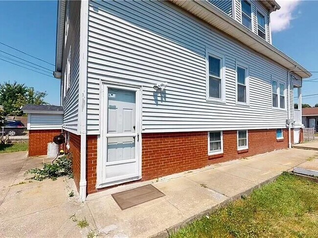 Building Photo - 106 Argol St