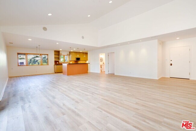 Foto del edificio - 3201 S Bentley Ave