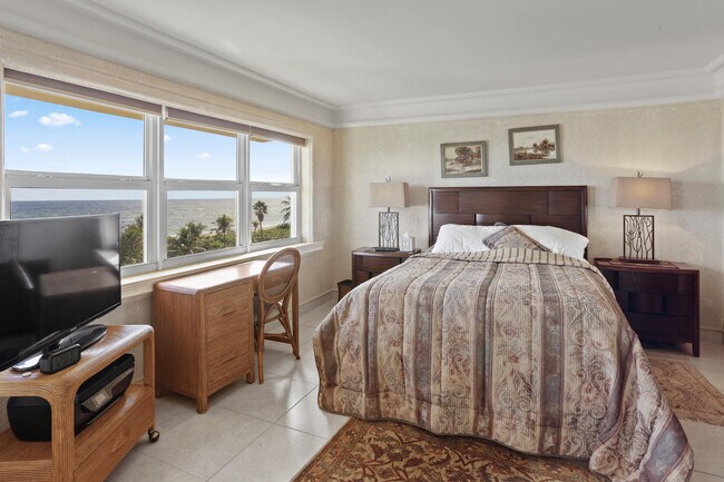 Foto del edificio - 1620 N Ocean Blvd