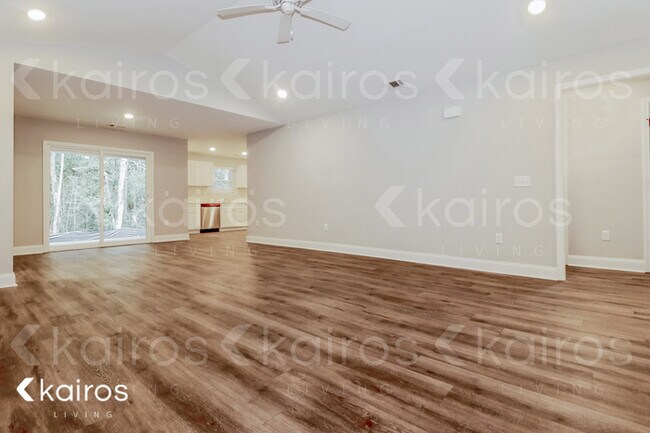 Foto del edificio - 167 Cottage Grove Rd.