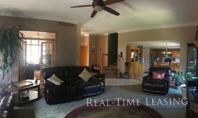 Foto del edificio - 4BR SFH in High Demand Eagan Neighborhood
